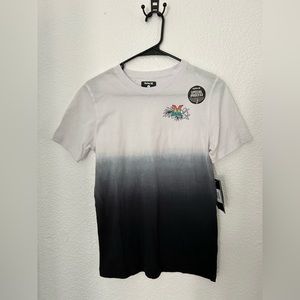 Boys Hurley t shirt size L, new with tags